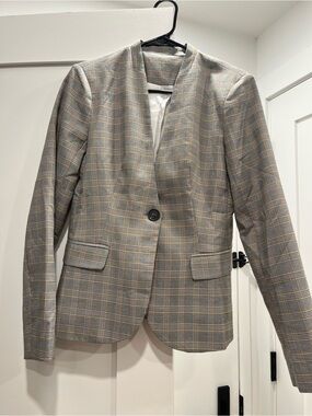 Tailored Plaid Single-Button Blazer in Gray and Tan
